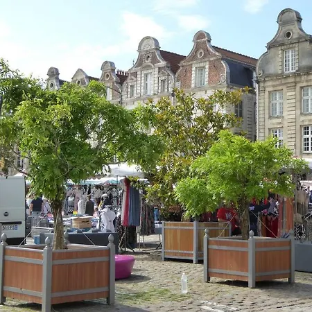 Les Coquelicots Grand Place * Arras